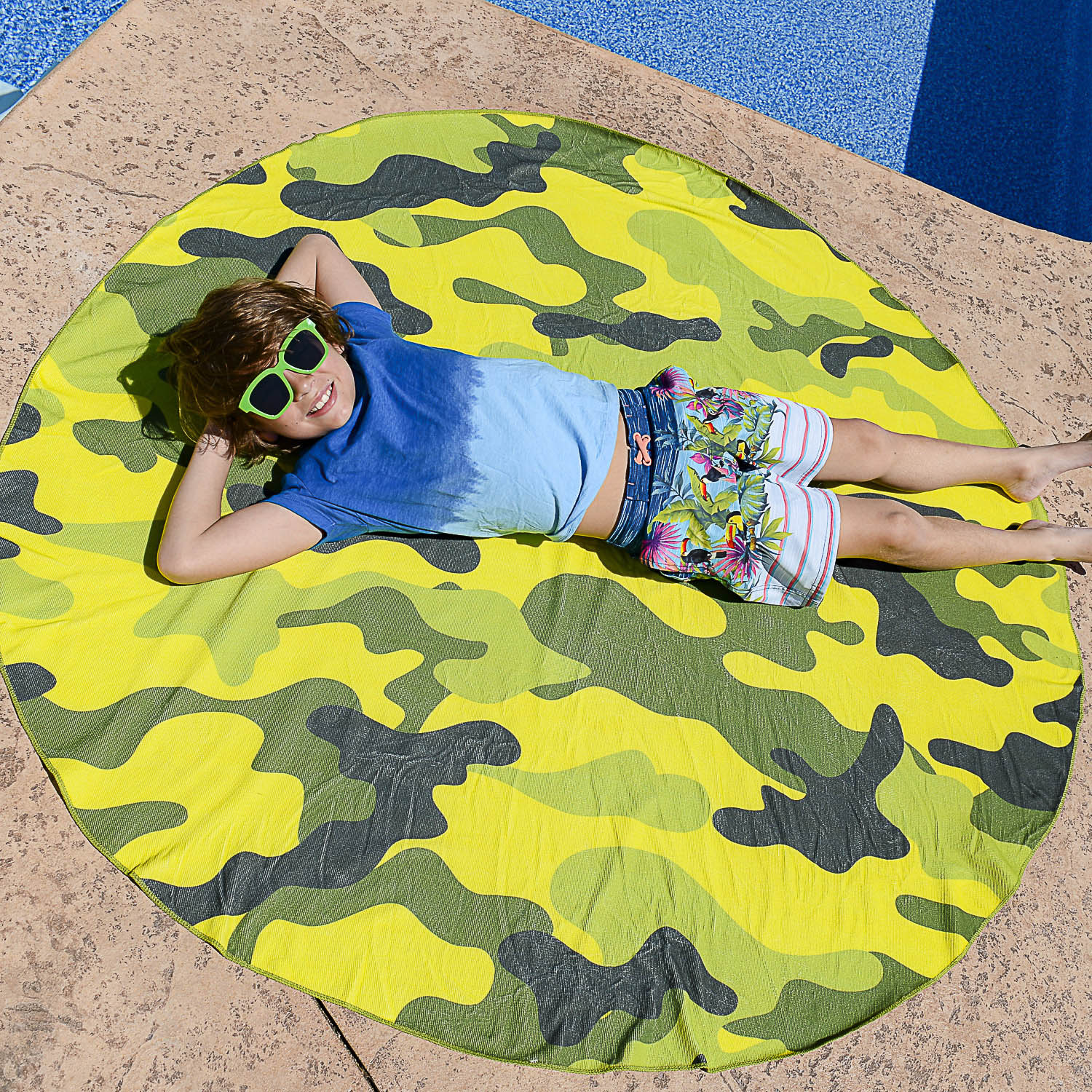 Army Camo  - Watchitude Huge Round Towel image number 1